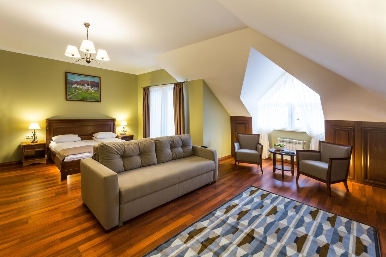 Apartament Hotel By Derenivska Kupil Nyzhne Solotvyno Oda fotoğraf