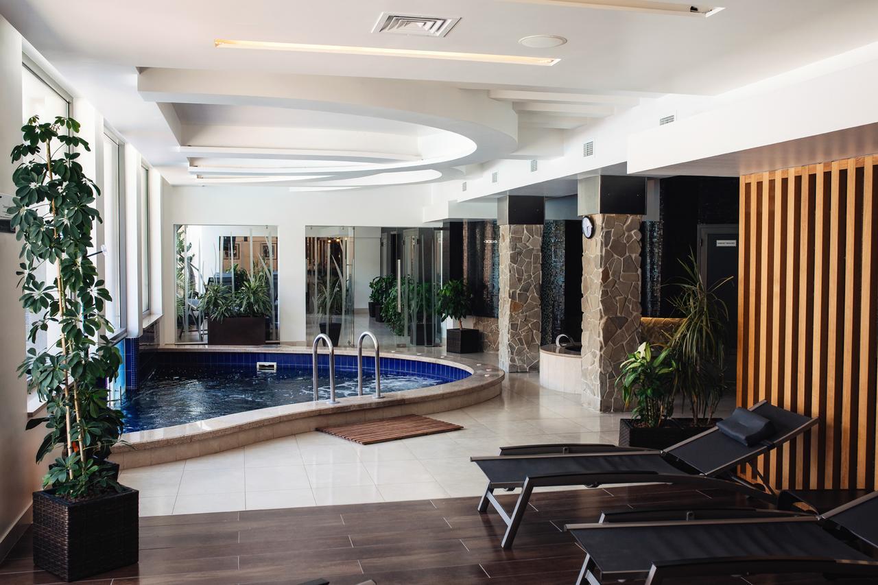 Apartament Hotel By Derenivska Kupil Nyzhne Solotvyno Dış mekan fotoğraf