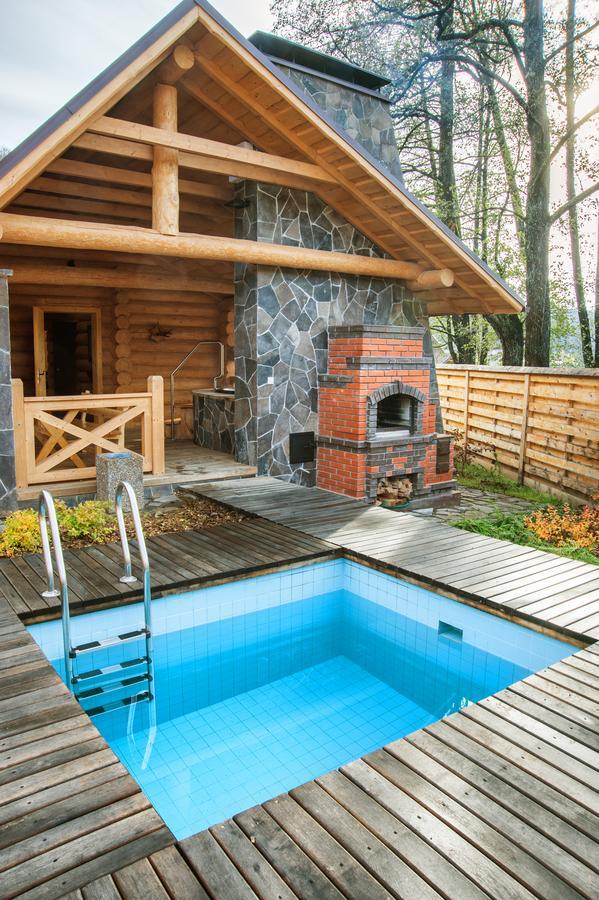 Apartament Hotel By Derenivska Kupil Nyzhne Solotvyno Dış mekan fotoğraf