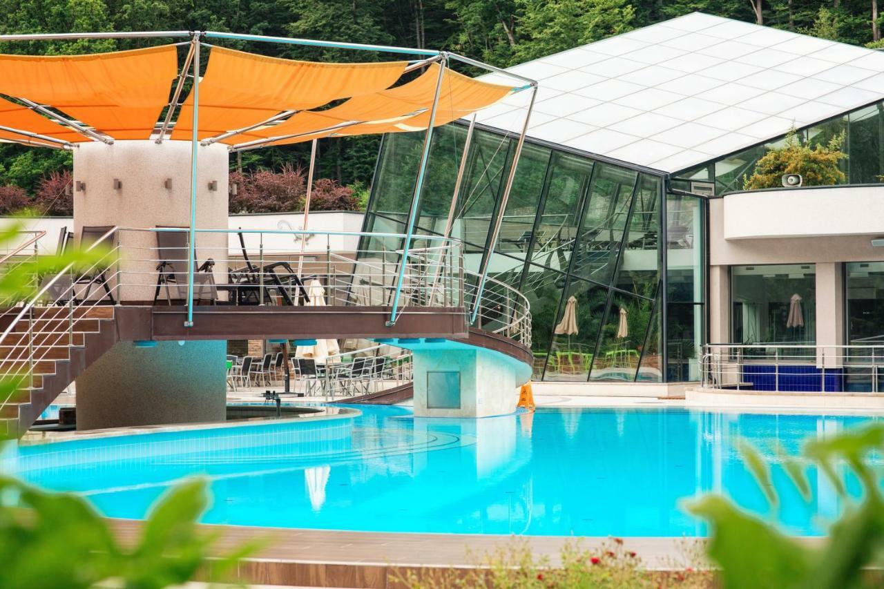 Apartament Hotel By Derenivska Kupil Nyzhne Solotvyno Dış mekan fotoğraf